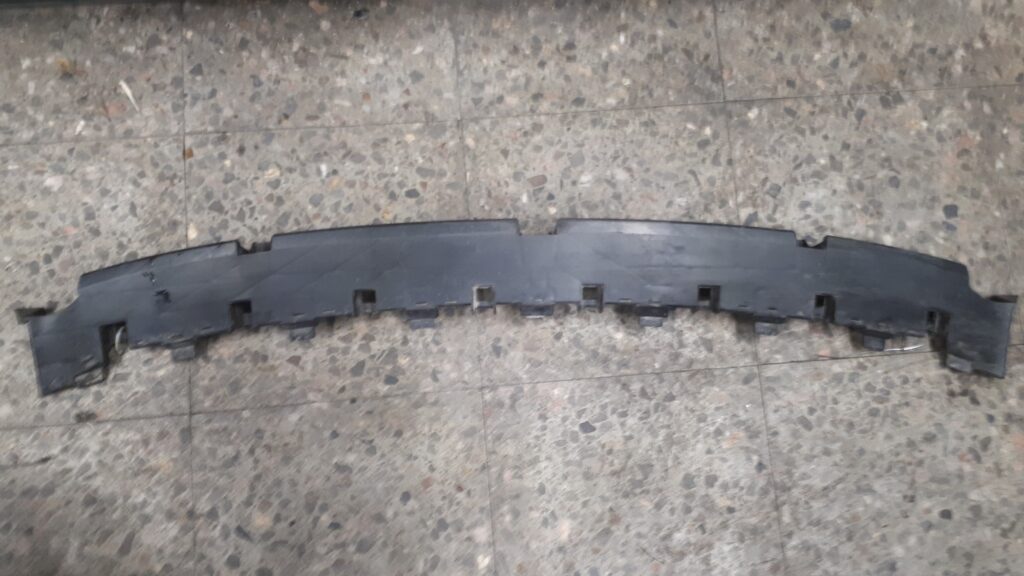 5f9807511 wzmocnienie zderzaka tyl seat leon III