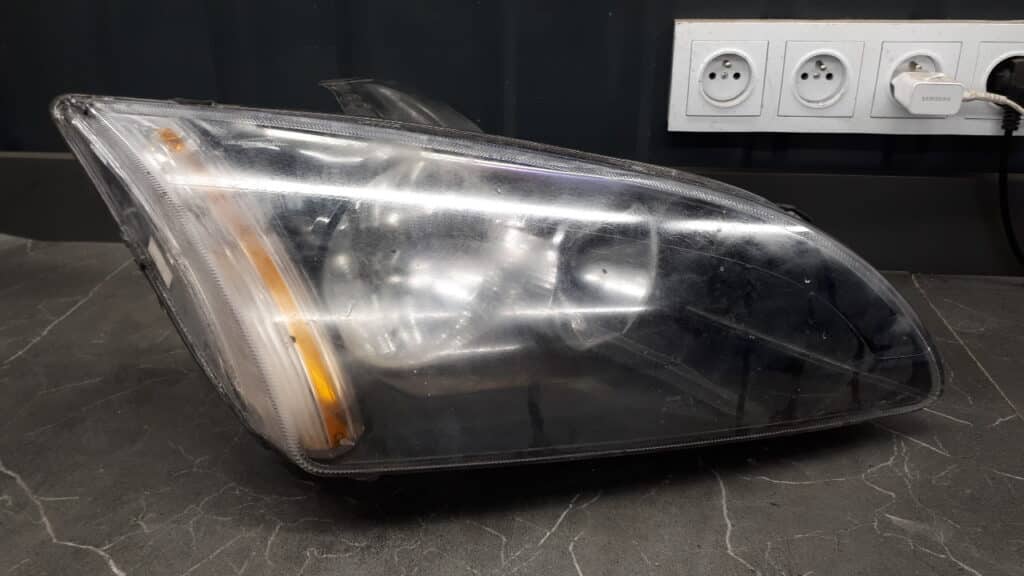 reflektor prawy ford focus mk2