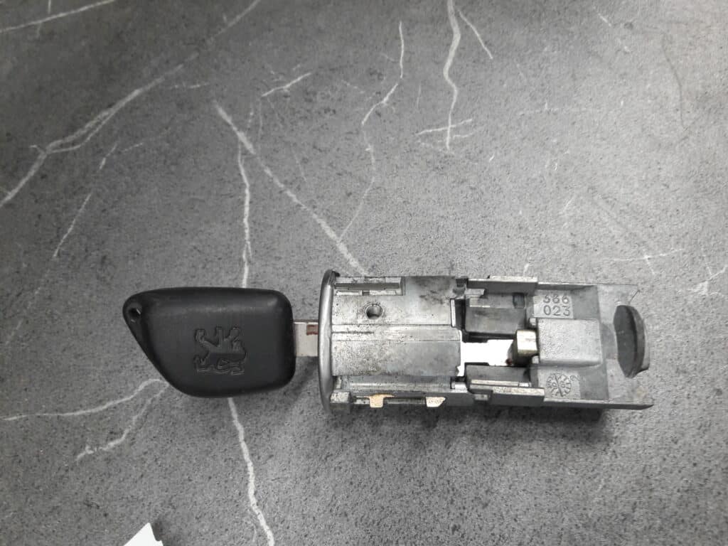 386023 stacyjka KLUCZYK CITROEN XSARA 1.4 97R