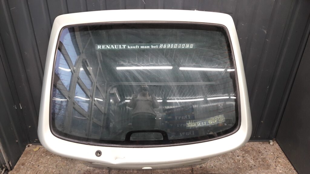 klapa tyl renault megane I