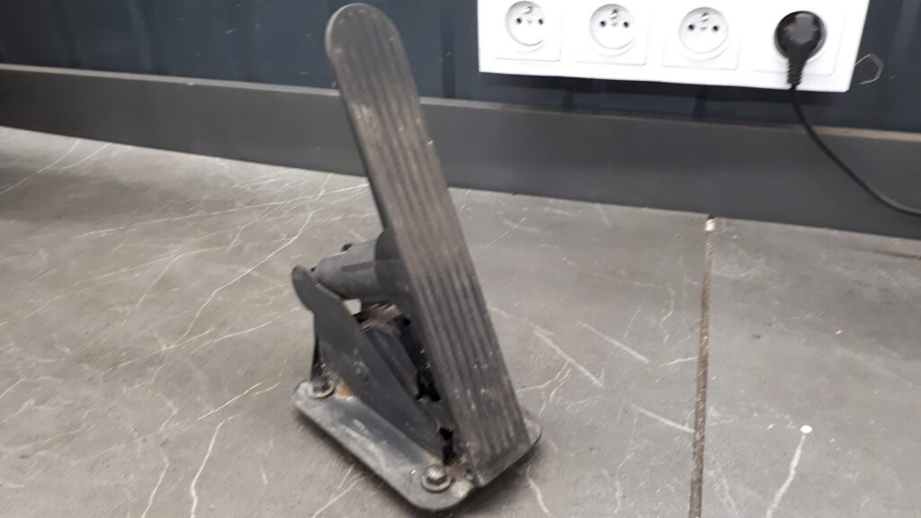 0280752226 pedal gazu SMART FORTWO 0.6 98-04R