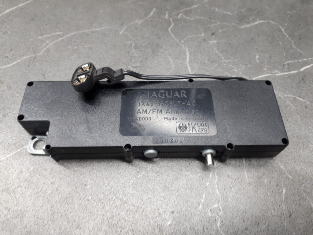 1X43-18C847-AC WZMACNIACZ ANTENY JAGUAR X-TYPE