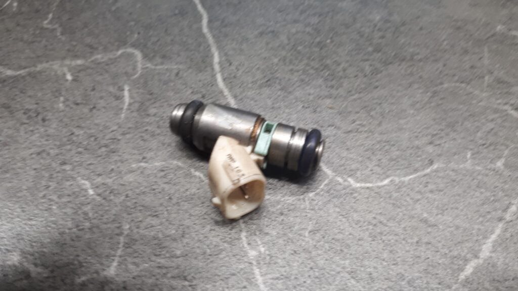 036031ac wtryskiwacz seat cordoba II 1.4 16v