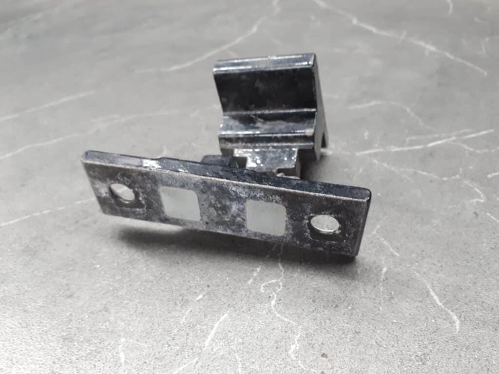 7068087 zawias drzwi gorny tyl  BMW E60 E 61