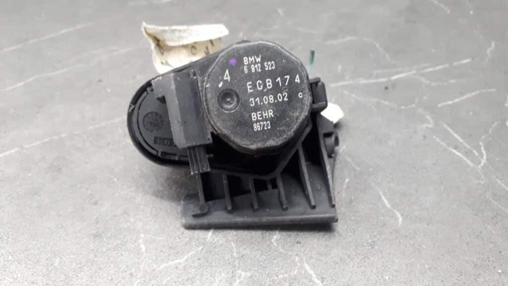 6912523 Silniczek nagrzewnicy BMW E46 K
