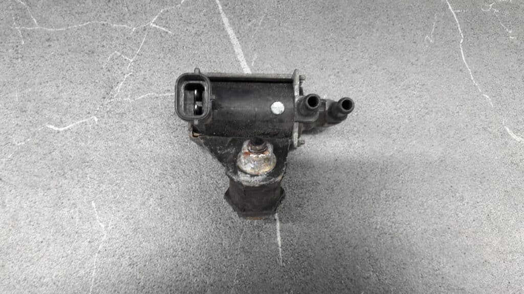 zawor podcisnienia mazda mx3 2pin