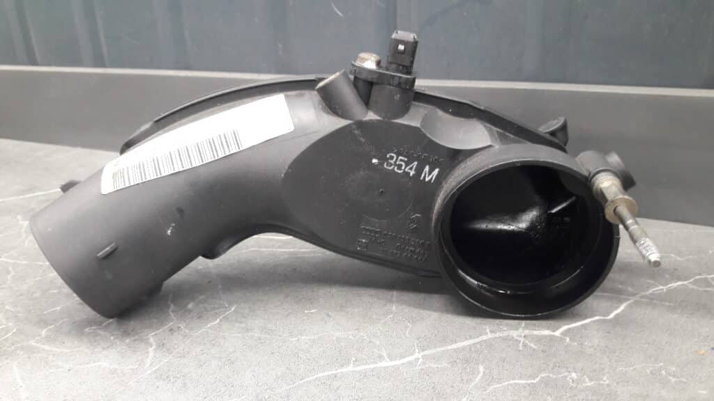 3915268906 dolot powietrza audi a4 b4 a6 a8
