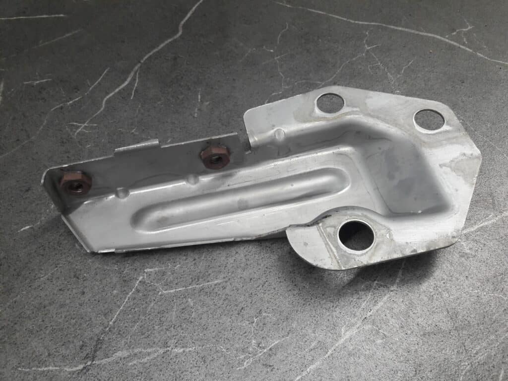 7M3857024B mocowanie  belki  STELAZU VW SHARAN