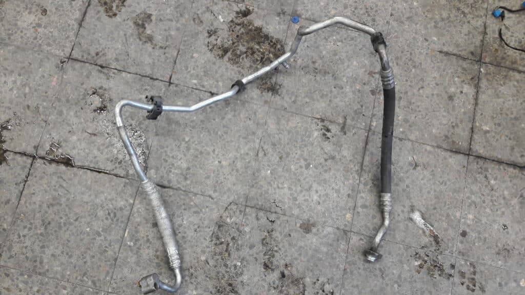 1K0820743AR przewod klimatyzacji vw golf V