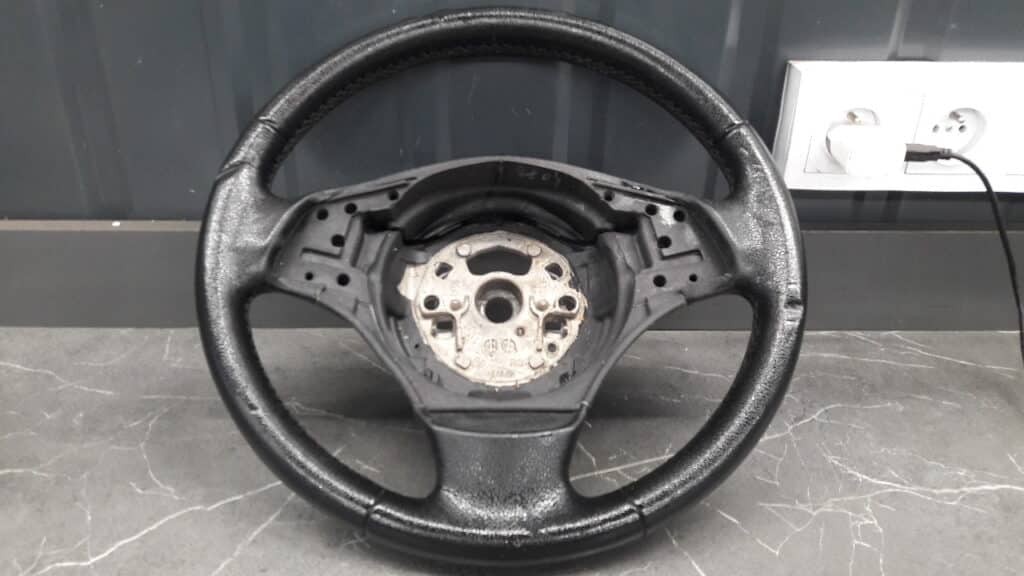 61645180G kierownica multifunkcyjna bmw e30
