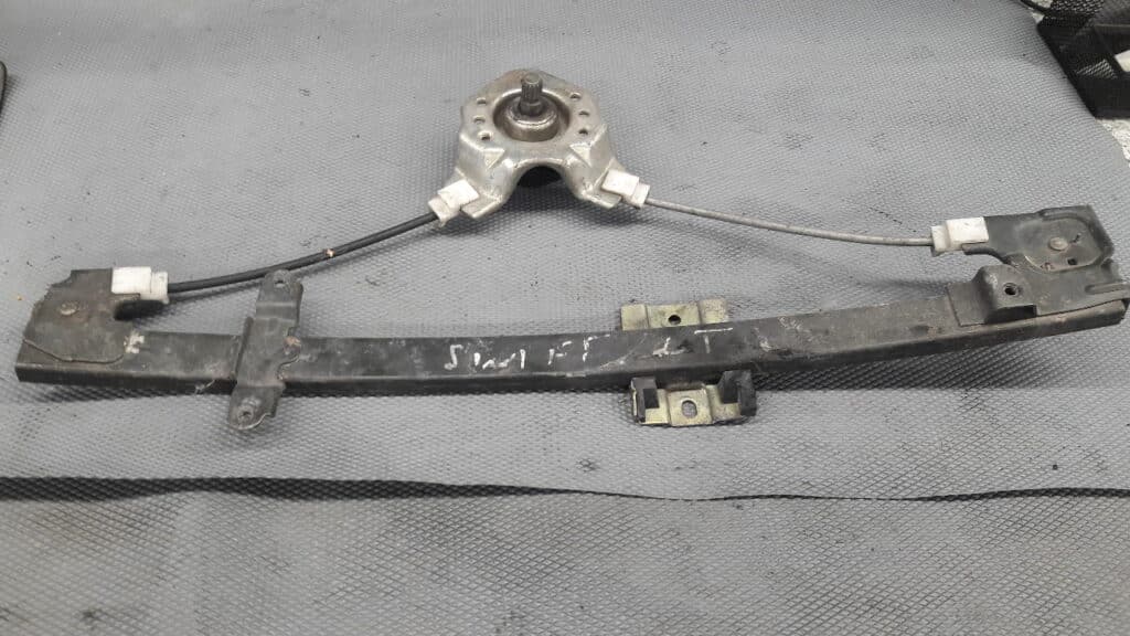 mechanizm szyby lewy tyl suzuki swift mk4