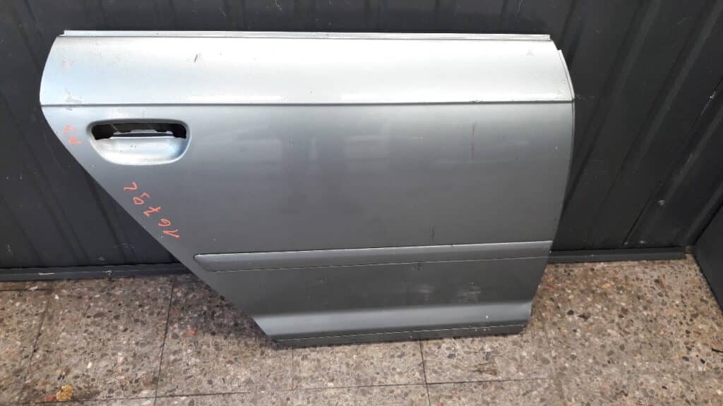 drzwi prawy tyl audi a3 8p szare