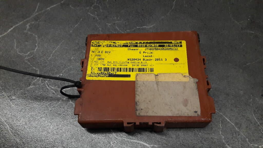 89990-76020 modul lexus  ct200h 11r 1.8