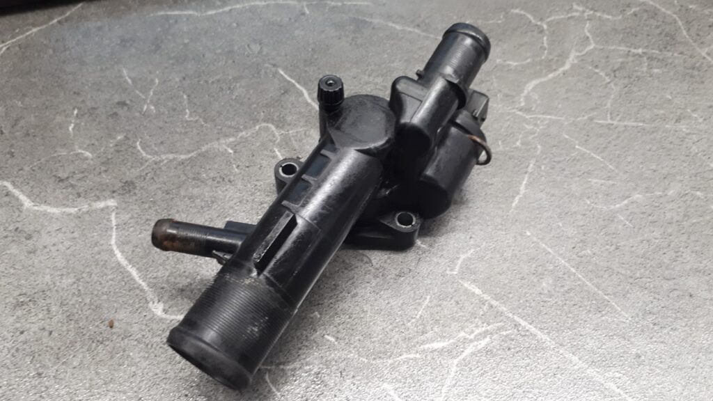 558783 obudowa termostatu renault clio 1.5