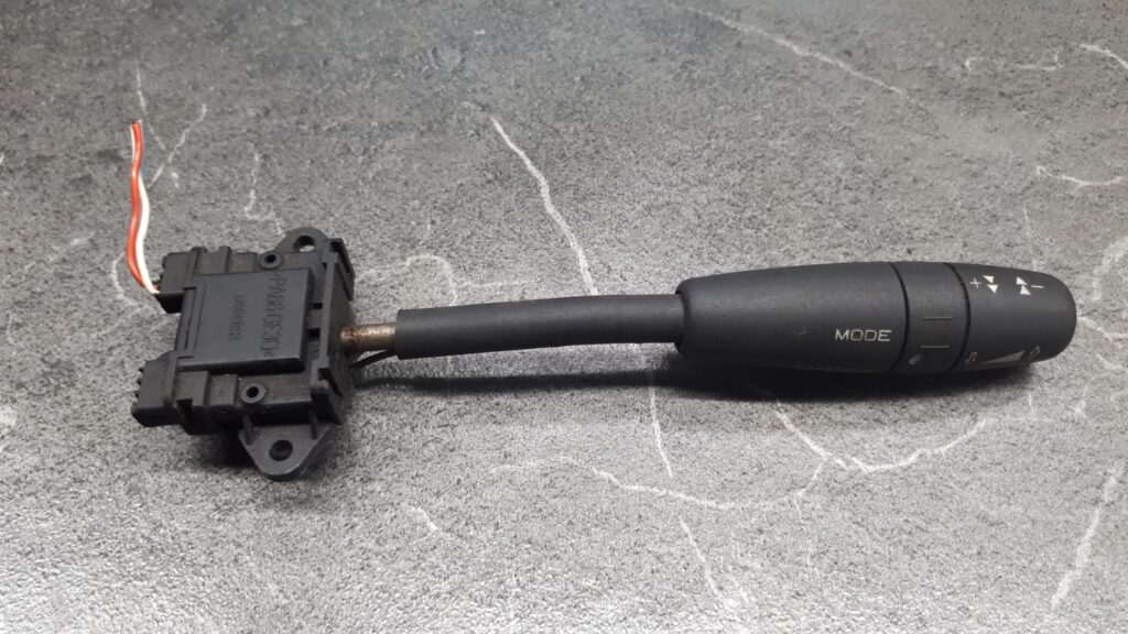 96250985zl przelacznik radia peugeot 206 00r