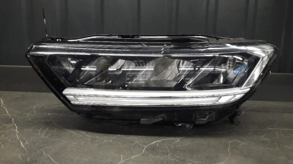 2GA941005F Lampa lewy przód VW T-ROC LIFT
