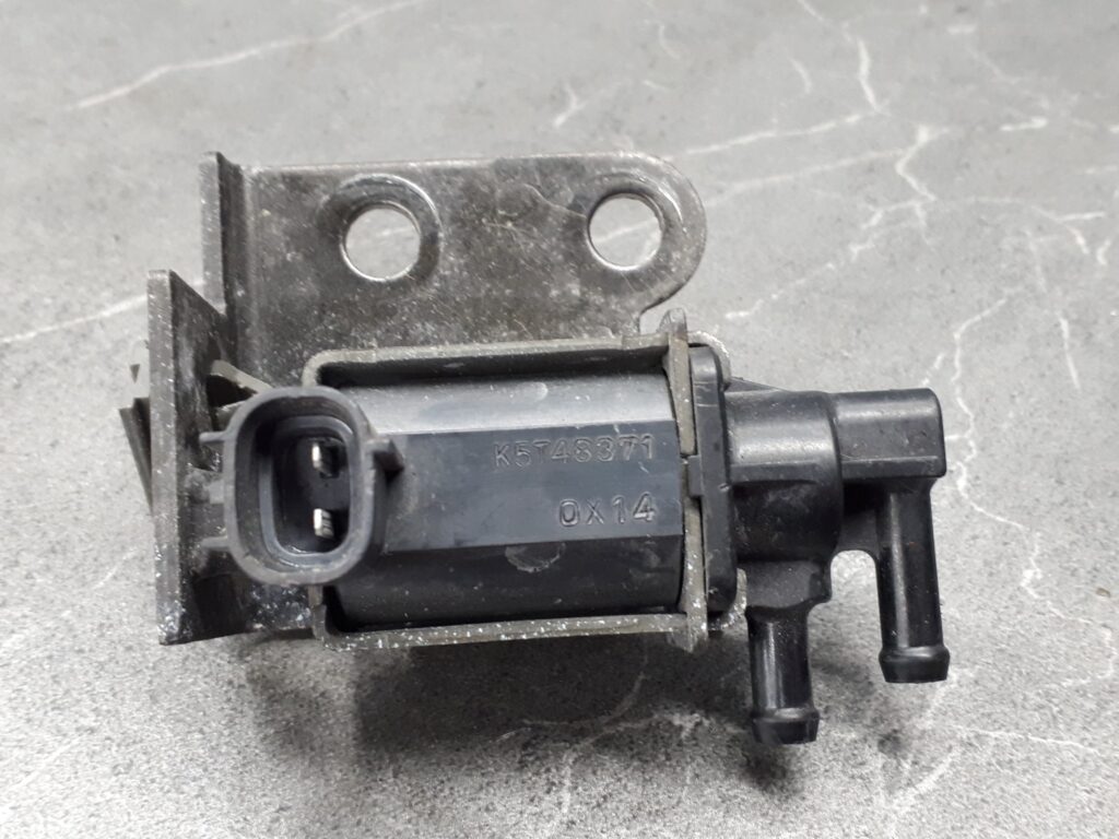 K5T48371 zawor podcisnienia HYUNDAI 110