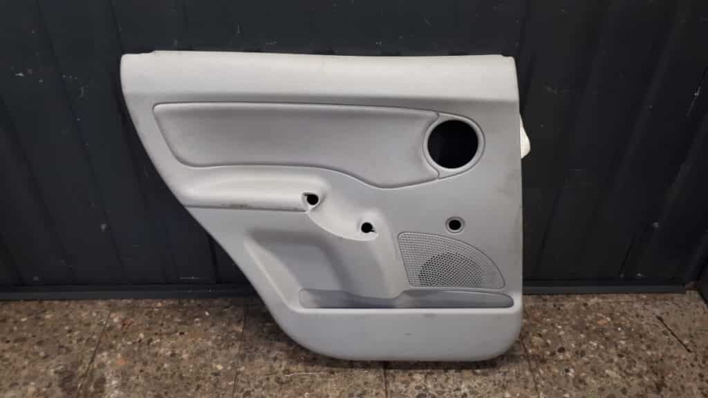 boczek drzwi lewy tyl citroen c3