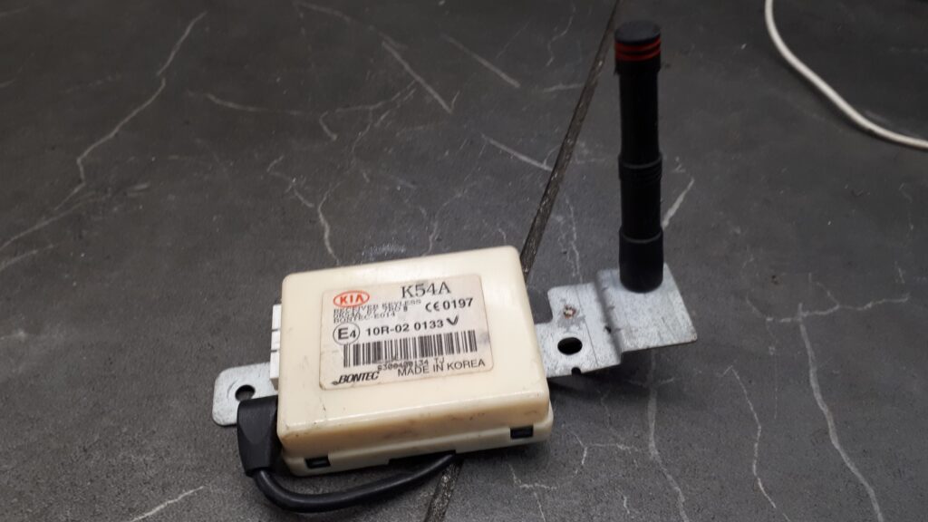 0K54A6677RO modul anteny KIA CARNIVAL