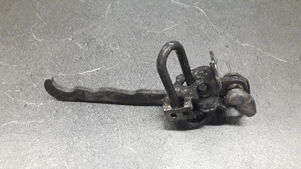 Ogranicznik drzwi prawy przod opel astra II