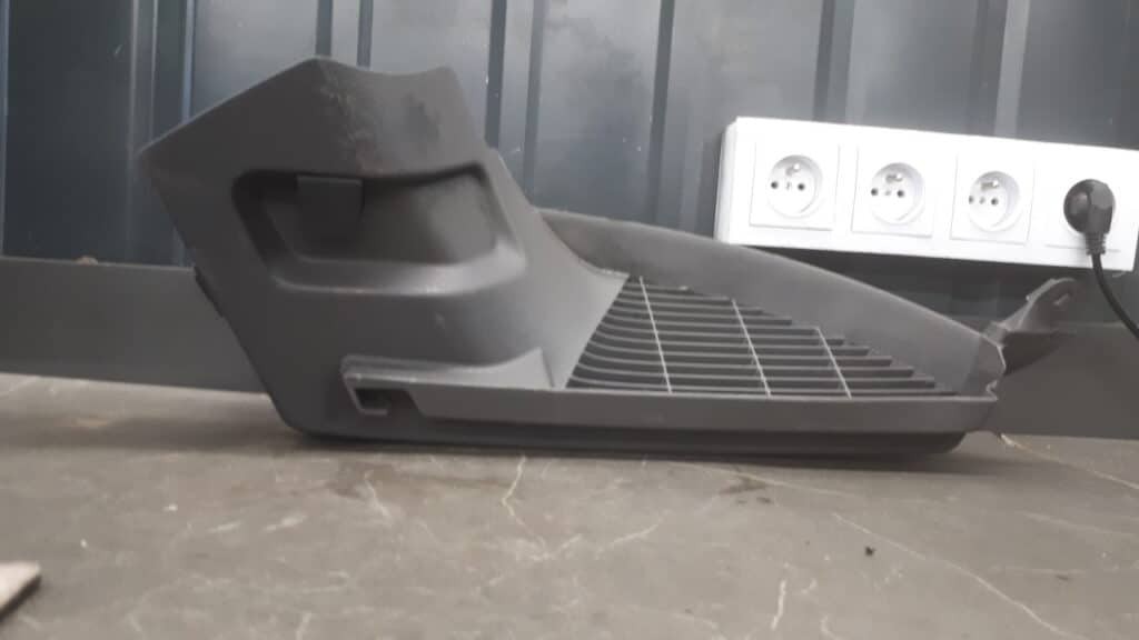 1k6867761m Podpora Półki Bagażnika lewa Vw Golf V