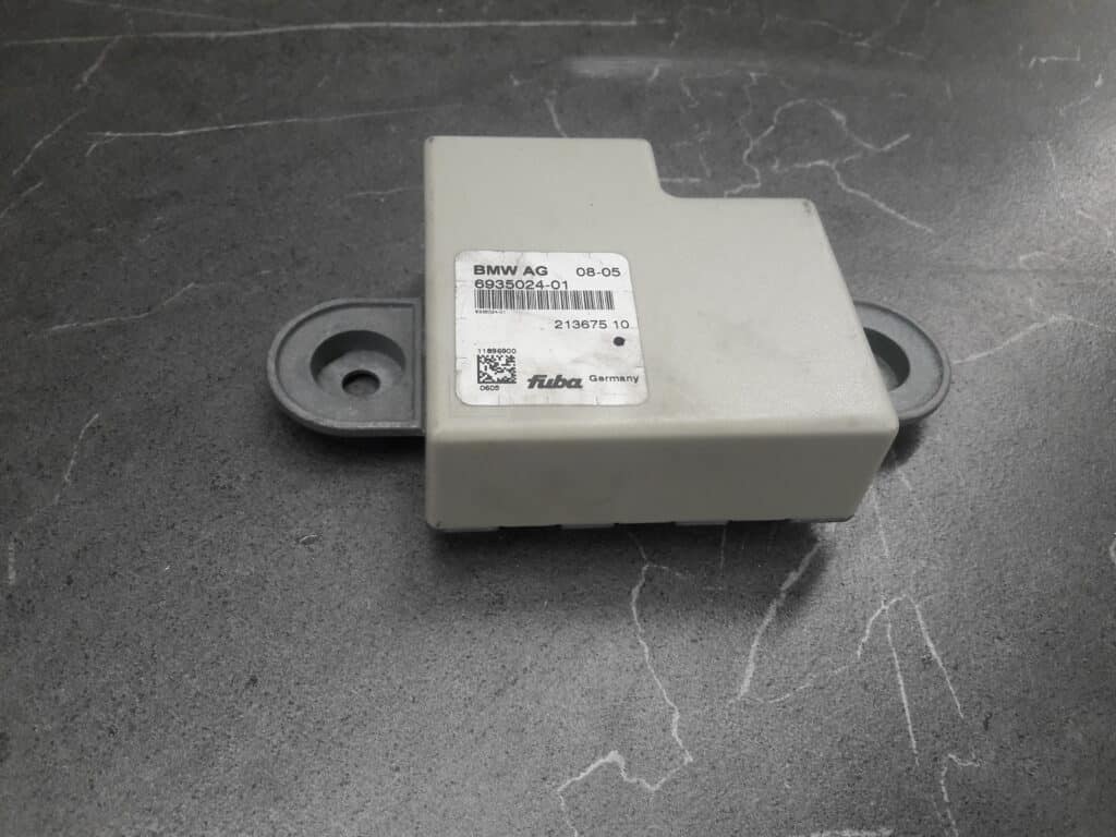6935024-01 Modul antenowy wzmacniacz BMW E91 E92