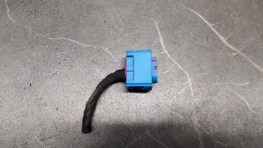 4B0972671 WTYCZKA KOSTKA ZŁĄCZE AUDI VW SKODA