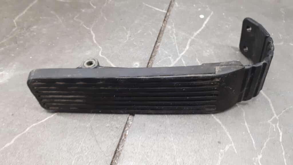 1293010001 pedał gazu MERCEDES W202 W210