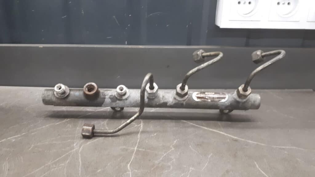 7700111013 Listwa wtryskowa Laguna II 1.9DCI