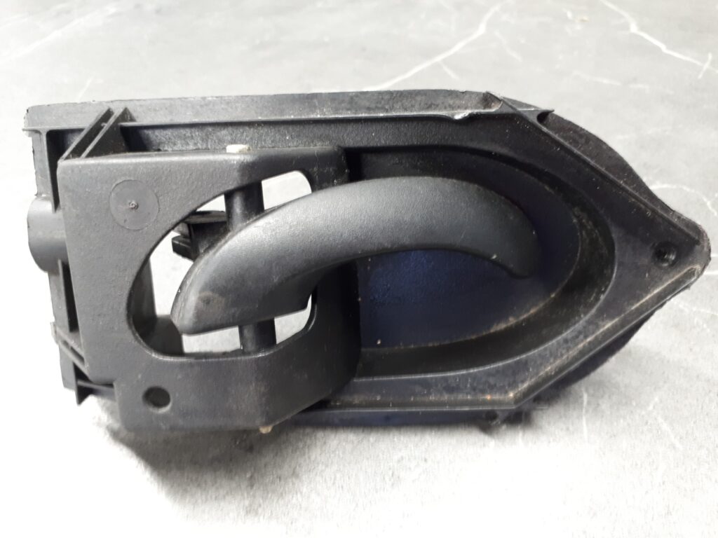 97KG-822600-AG KLAMKA DRZWI PRAWY PRZOD FORD KA