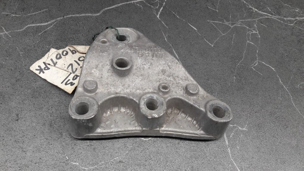 6Q0199185R lapa mocowanie wspornik seat ibiza III