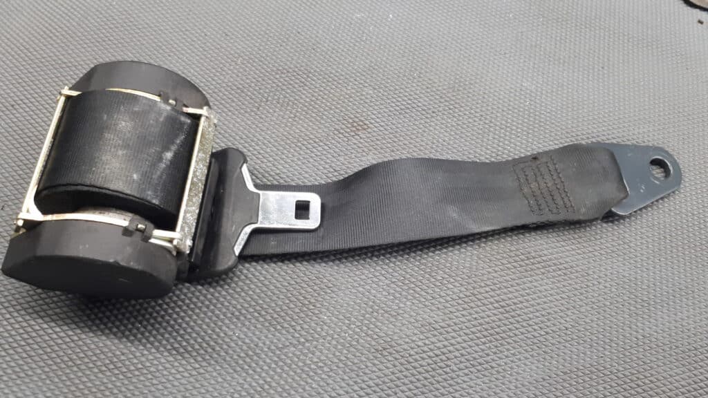 pas bezpieczenstwa lewy tyl peugeot 206cc