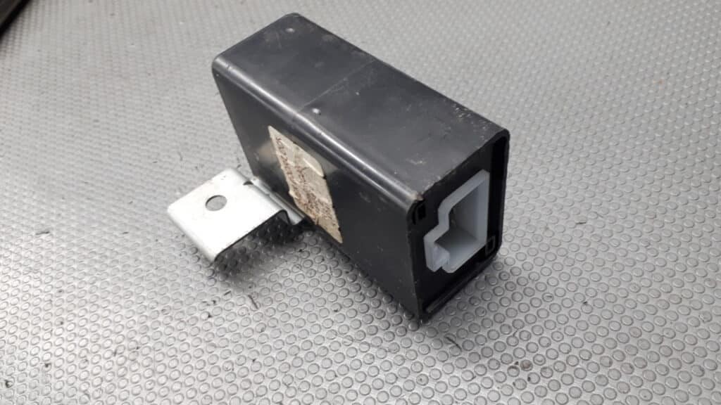 moduł blokady drzwi z timerem Subaru Legacy 8 PIN