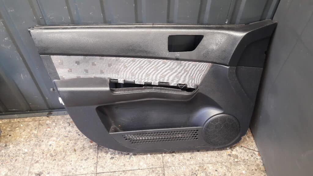 boczek drzwi  lewy przod  hyundai getz 5d