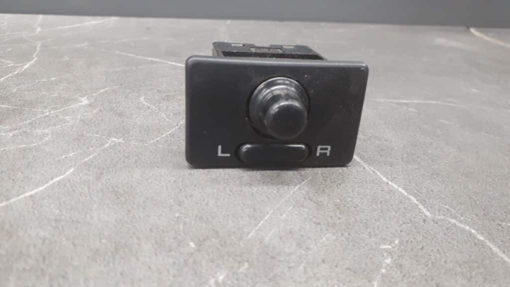 2y26t przełącznik lusterek nissan Almera n15