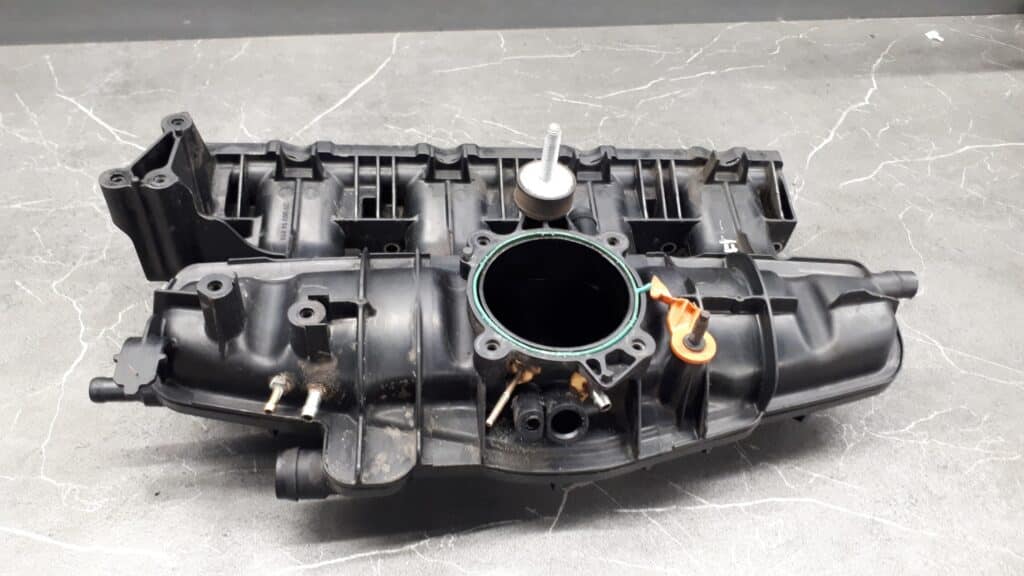 06f133185ac kolektor ssacy golf v a3 a4 2.0 TFSI