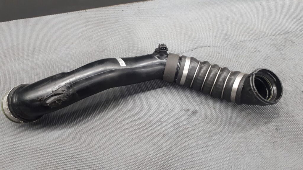 7810317 rura powietrza bmw x5 e70