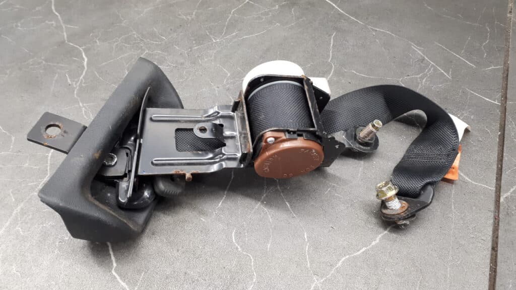 82/319/EEC pas bezpieczenstwa prawy NISSAN ALMERA TINO K