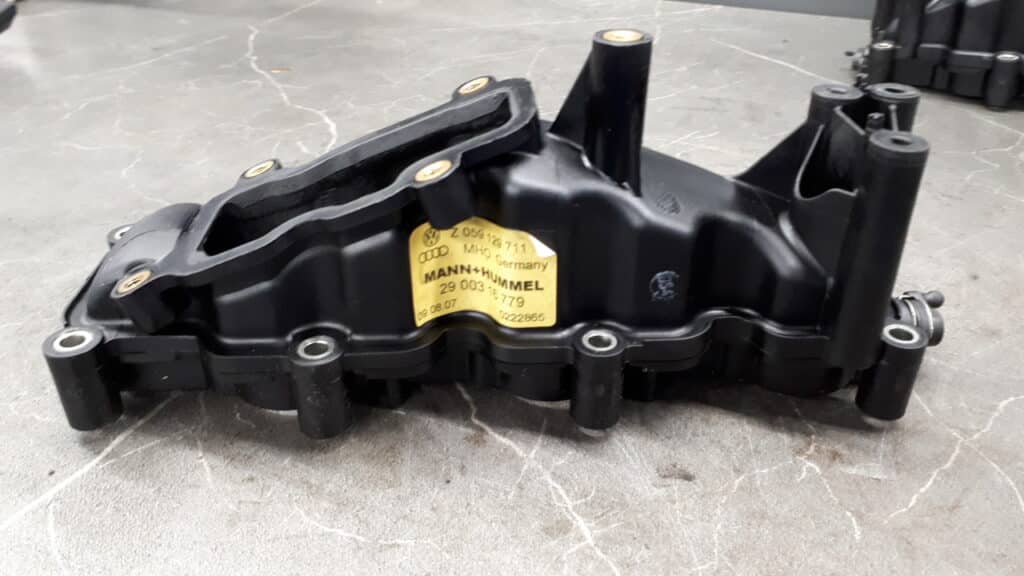 Z059129711AL Kolektor ssący AUDI A8 D3 3.0