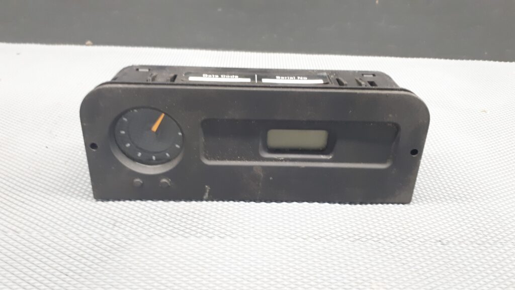 4232153 zegar wyswietlacz saab 900