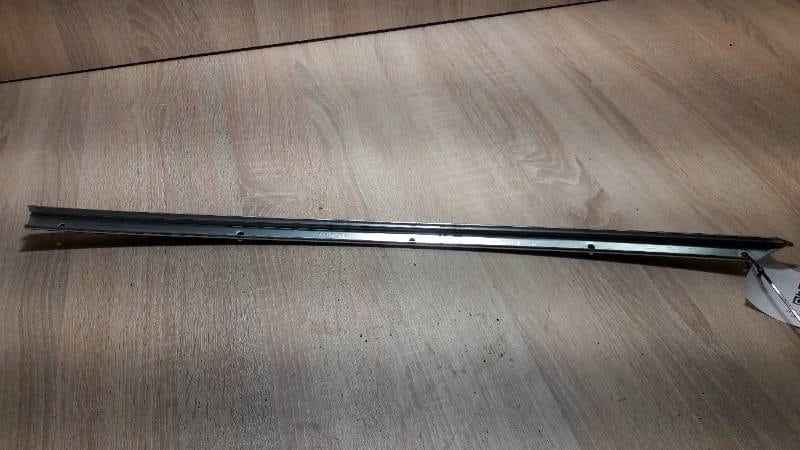 7119100 LISTWA ZEWNETRZNA SLUPKA PRAWA BMW E93