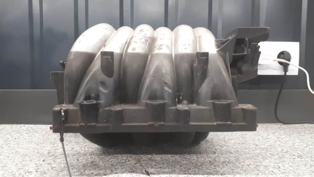 078133151bh kolektor ssący audi a4 b5 2.4