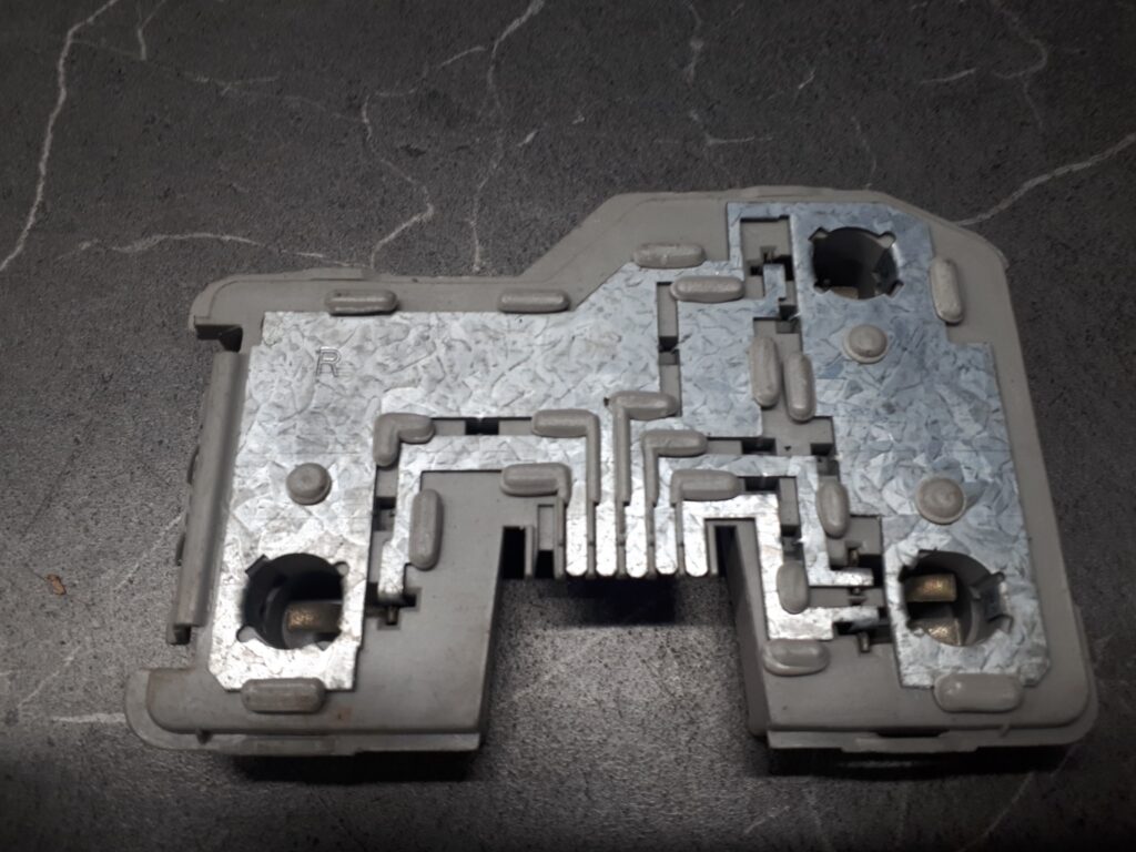 5972724 WKLAD LAMPY PRAWY OPEL ASCONA C YORKA