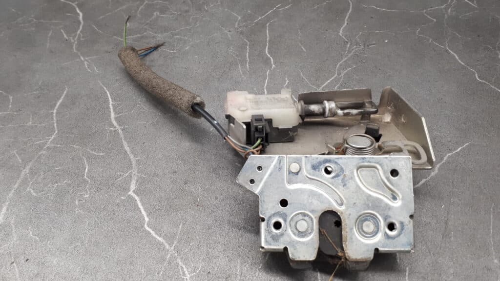 3S71-43102-AA zamek klapy FORD MONDO MK3 HB K