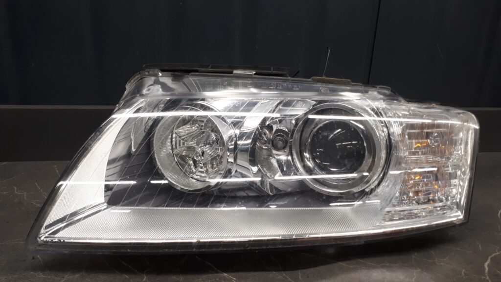 Reflektor lewy a8 d3 lift 08r