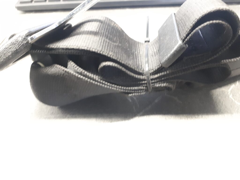 90359918 zapinka pasa pas tył opel corsa b 94r.