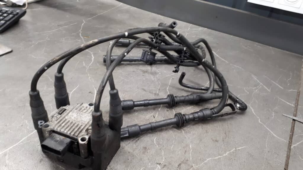 032905106B Cewka zapłonowa AUDI A4 B5 1.6