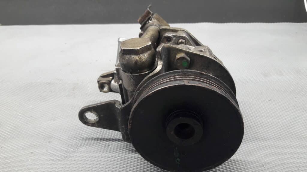 7691974124 Pompa wspomagania Nissan Micra K11 1.0 96r