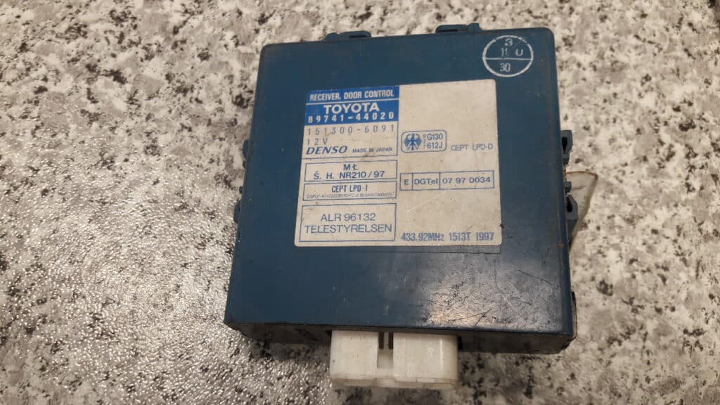 151300-6091 modul toyota picnic I 2.2