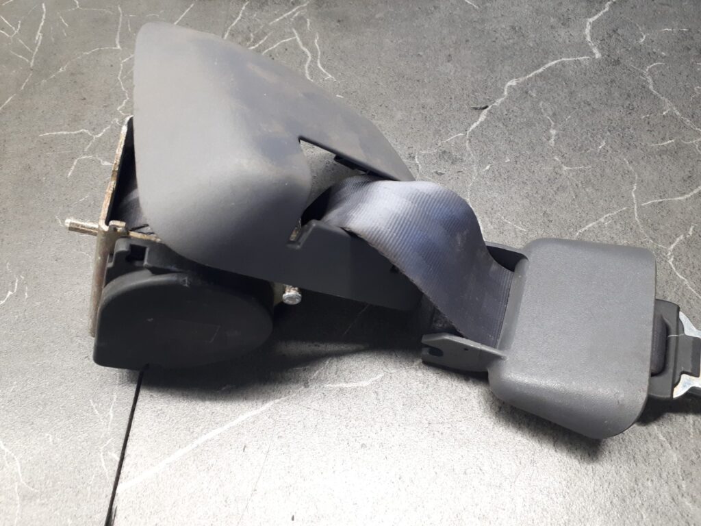 430896B PAS PRAWY PRZOD RENAULT MEGANE I K